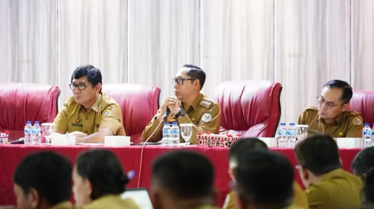 Bupati Taput Pimpin Rapat Evaluasi Realisasi Belanja Daerah Tahun Anggaran 2026