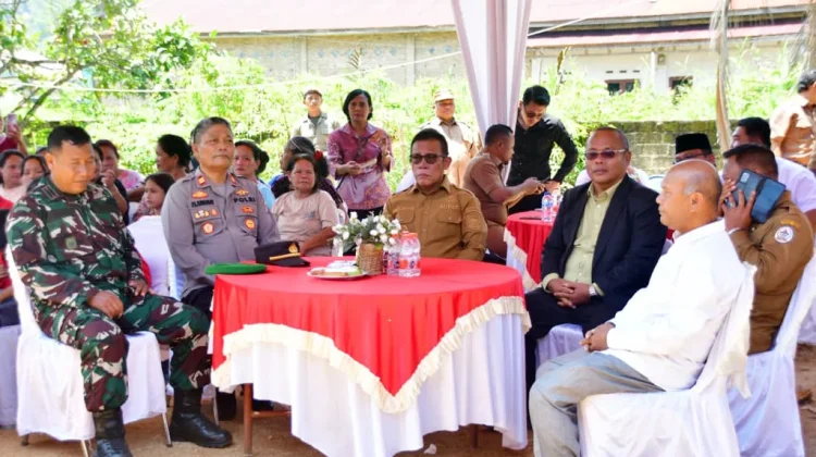 Bupati, Wabup dan Sekdakab, Rayakan HUT ke-81 Tapteng Bersama Anak Panti Asuhan Sion