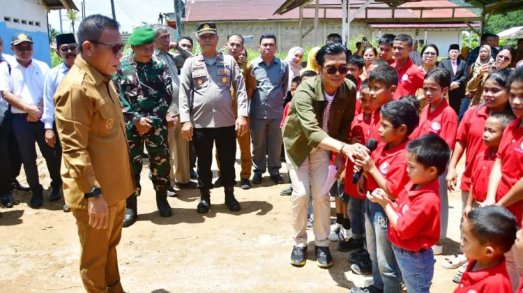 Bupati, Wabup dan Sekdakab, Rayakan HUT ke-81 Tapteng Bersama Anak Panti Asuhan Sion