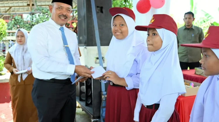 Bupati, Wabup dan Sekdakab, Rayakan HUT ke-81 Tapteng Bersama Anak Panti Asuhan Sion