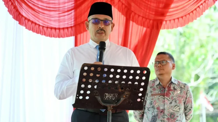 Bupati, Wabup dan Sekdakab, Rayakan HUT ke-81 Tapteng Bersama Anak Panti Asuhan Sion