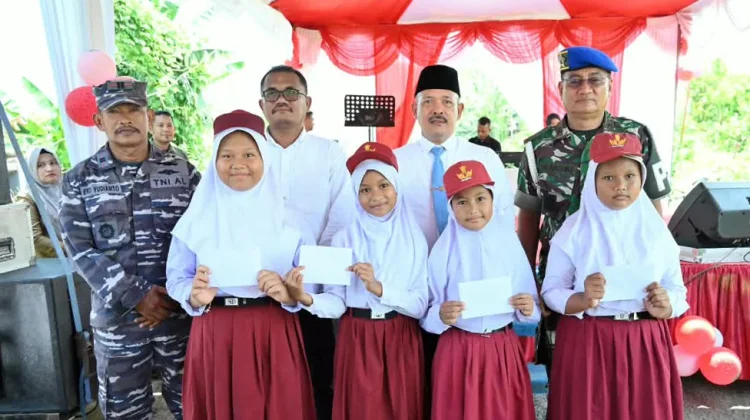 Bupati, Wabup dan Sekdakab, Rayakan HUT ke-81 Tapteng Bersama Anak Panti Asuhan Sion
