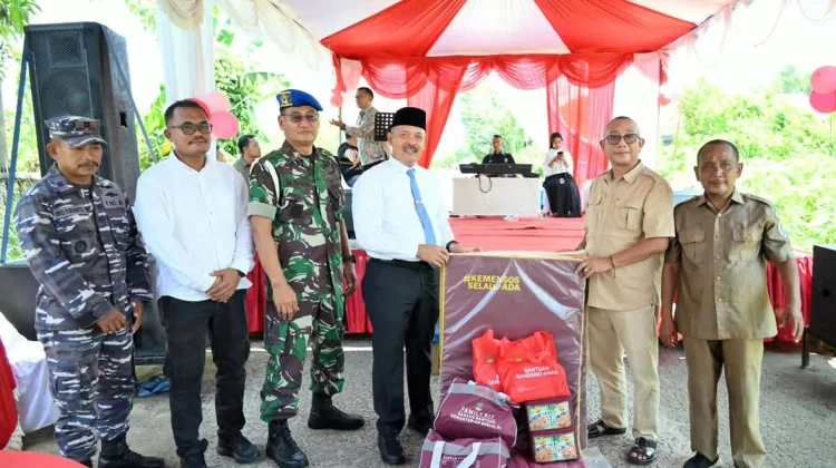 Bupati, Wabup dan Sekdakab, Rayakan HUT ke-81 Tapteng Bersama Anak Panti Asuhan Sion