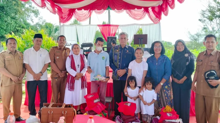 Bupati, Wabup dan Sekdakab, Rayakan HUT ke-81 Tapteng Bersama Anak Panti Asuhan Sion
