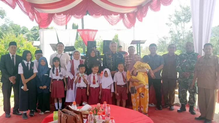 Bupati, Wabup dan Sekdakab, Rayakan HUT ke-81 Tapteng Bersama Anak Panti Asuhan Sion