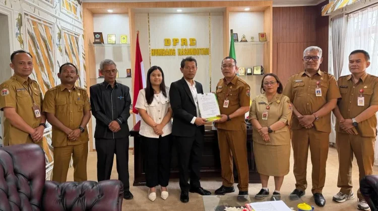 Bupati Humbang Hasundutan Sampaikan Ranperda Perubahan APBD 2026 ke DPRD
