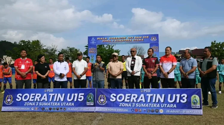 Wali Kota Sibolga Buka Piala Soeratin U-13 dan U-15 Zona 3 Sumut