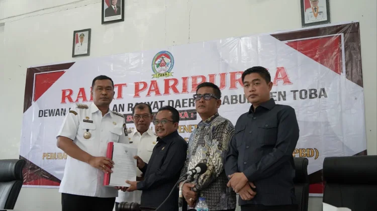 Bupati Toba Sampaikan Nota Pengantar P-APBD 2026