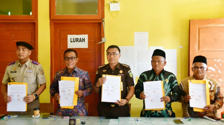 Bupati Masinton Pasaribu Teken MoU Percepatan Pendaftaran Tanah Wakaf