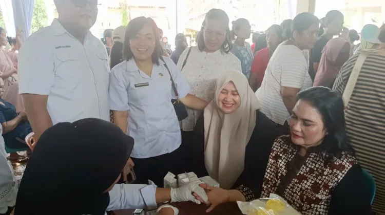 Layanan Pengobatan Gratis Semarak HUT Tapteng ke 81