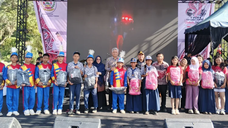 Pemkab Tapanuli Tengah Salurkan Ribuan perlengkapan Sekolah