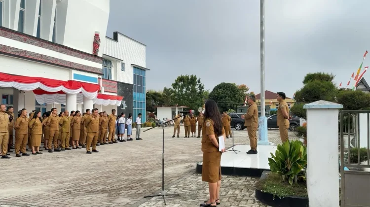 Pimpin Apel Gabungan Wakil Bupati Taput Tekankan Evaluasi Kinerja ASN