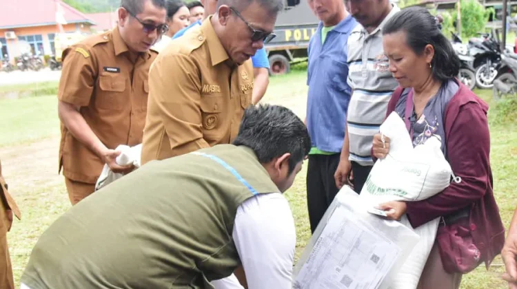 Bupati Tapteng Launching Penyaluran Bantuan Pangan 1.394,7 ton Beras