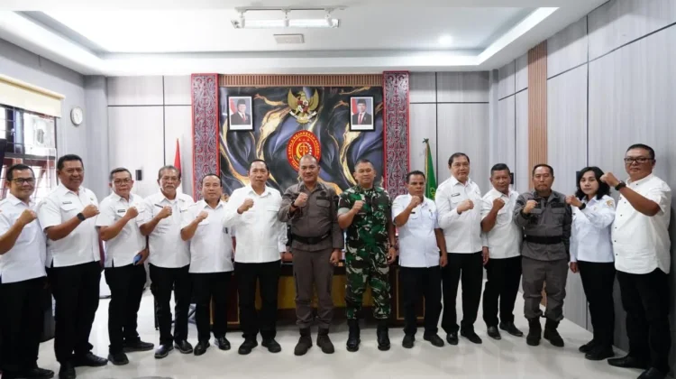Peringati Harlah ke-81 Kejaksaan, Bupati Taput dan Dandim 0210/TU Perkuat Sinergi