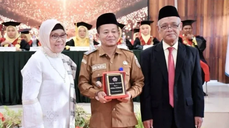 Pemko Padangsidimpuan Lepas Kelulusan Nakes STIKes Darmais