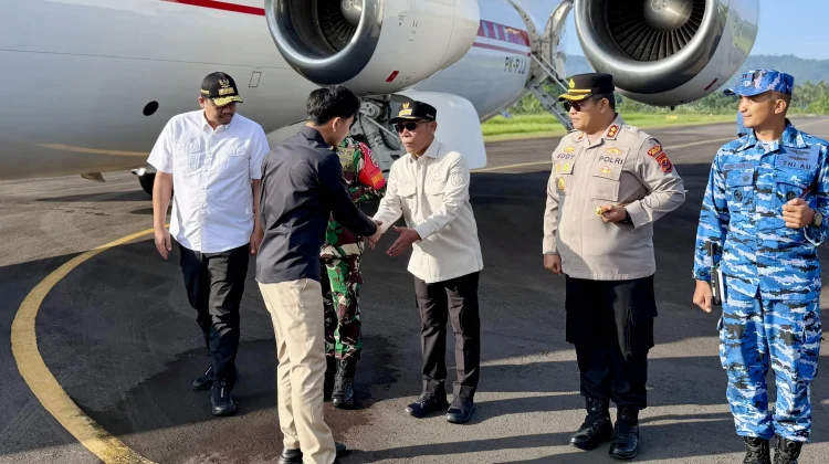 Wapres Gibran didampingi Gubernur Sumut Kunjungi SMAN 1 Barus