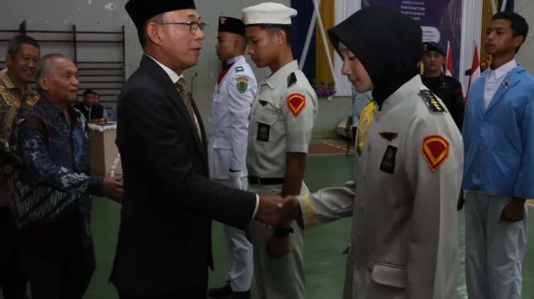 Bupati Tapsel Dorong Siswa Raih Prestasi Tingkat Dunia