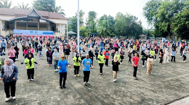 Ribuan Warga Bakar Semangat di Senam Bersama RRI Fest 2026