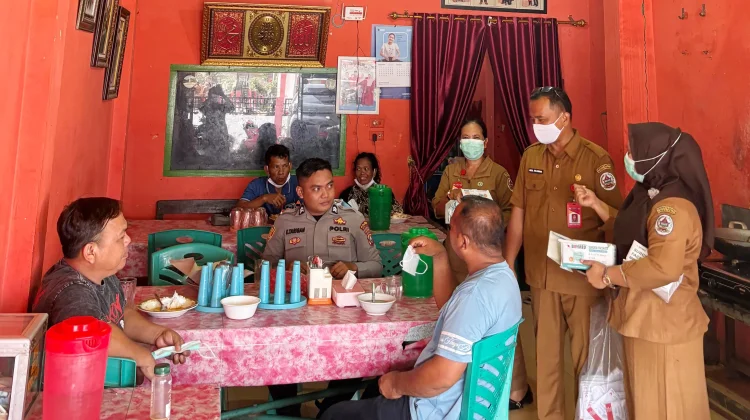 Dampak Erupsi, Dinkes Tapteng Bagikan Masker dan Siagakan Seluruh Puskesmas