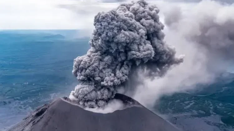 Abu Vulkanik Berbahaya bagi Kesehatan