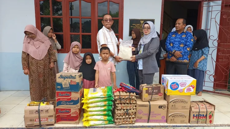 Berbagi di HUT ke-81, RRI Sibolga Sambangi Panti Namira