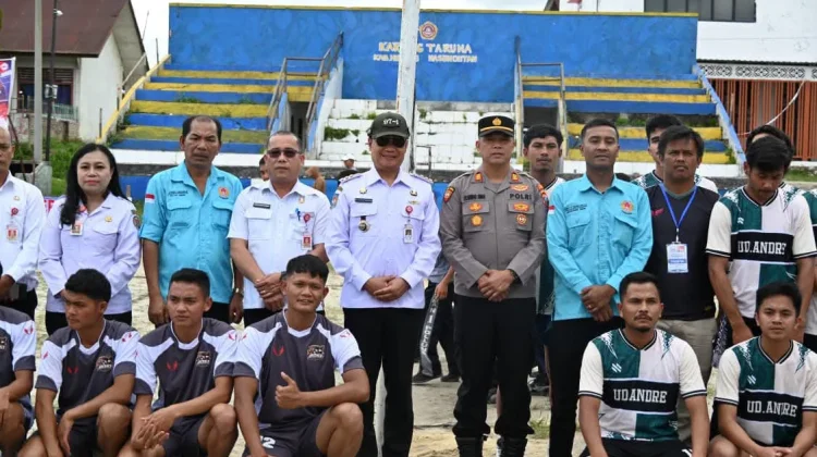Bupati Humbahas Buka Turnamen Bola Voli Antar Klub Se-Kabupaten Humbahas