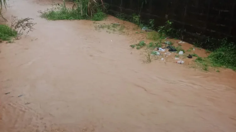Genangan Air Terjang Pondok Batu, Aktivitas Pekerja Malam Terganggu