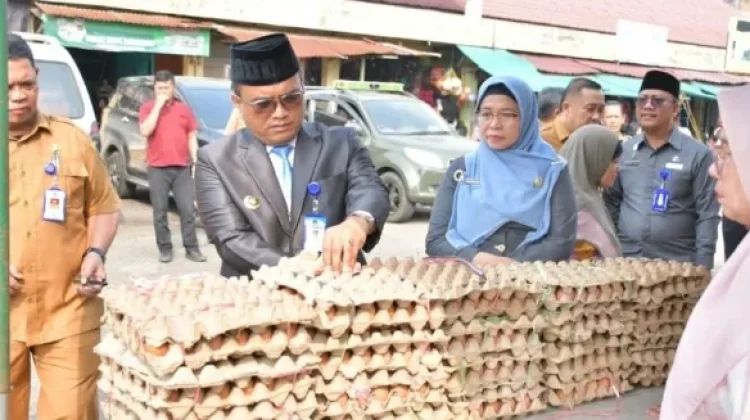Wali Kota Padangsidimpuan Tinjau Gerakan Pangan Murah Pasar Saroha