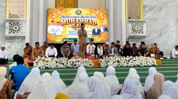 Bupati Tapsel Ajak Masyarakat Teladani Akhlak Nabi Muhammad SAW