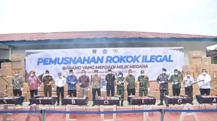 Pemko Sibolga Hadiri Pemusnahan 4,3 Juta Batang Rokok Ilegal Senilai Rp6,4 Miliar