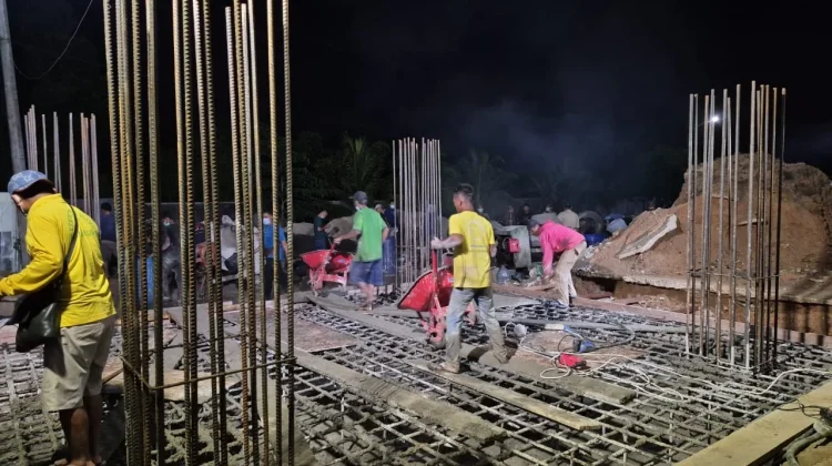 Semangat Gotong Royong Warnai Pembangunan Menara Gereja HKBP Pandan Tapteng