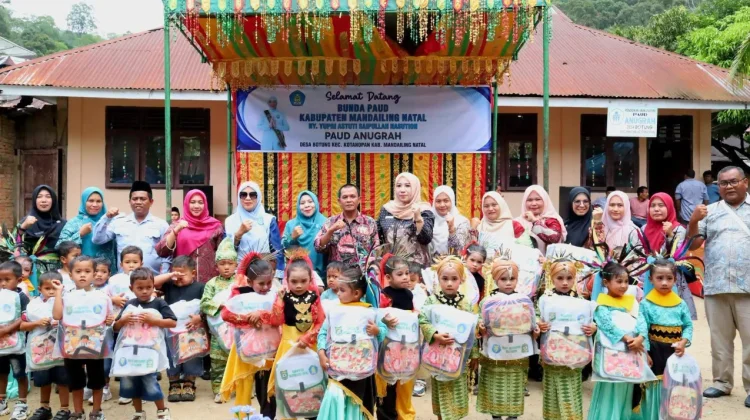 Bunda PAUD Madina Tegaskan Peran Ayah Penting dalam Mendidik Anak