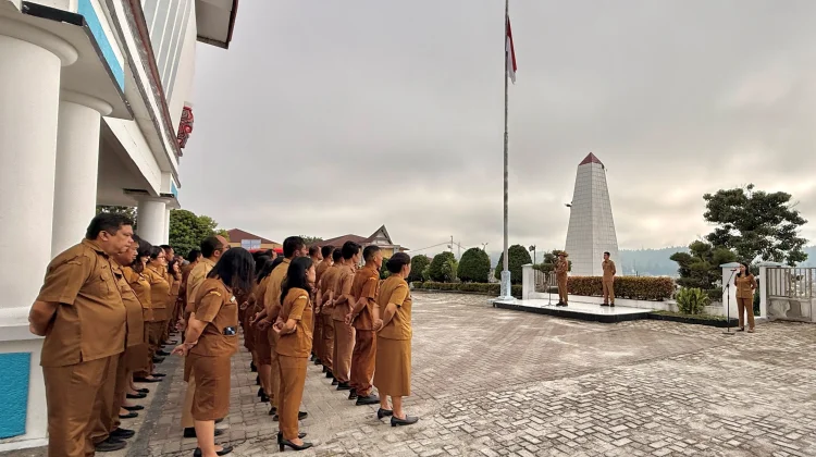 Pimpin Apel Gabungan, Bupati Taput Tekankan Perubahan Mental Kerja ASN