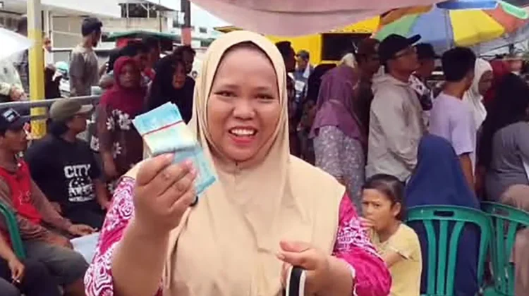 Masyarakat Tapteng Bergembira, Pencairan Bantuan Jadup dan Isi Hunian Disalurkan