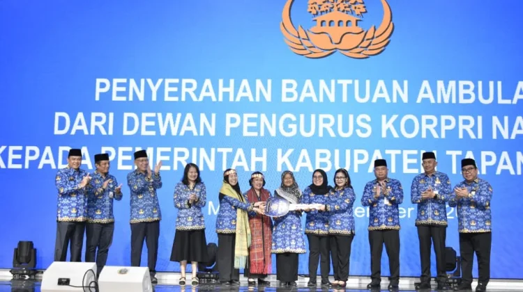 Pemkab Tapanuli Tengah Terima Bantuan Mobil Ambulans dari DPN KORPRI