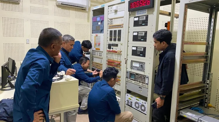 Menjaga Frekuensi Tetap Mengudara: Di Balik Layar Pemeliharaan Rutin Tim TMB RRI