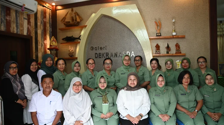 Ketua Dekranasda Sibolga Terima Kunjungan UMKM Binaan Persit KCK Kodim 0211/TT