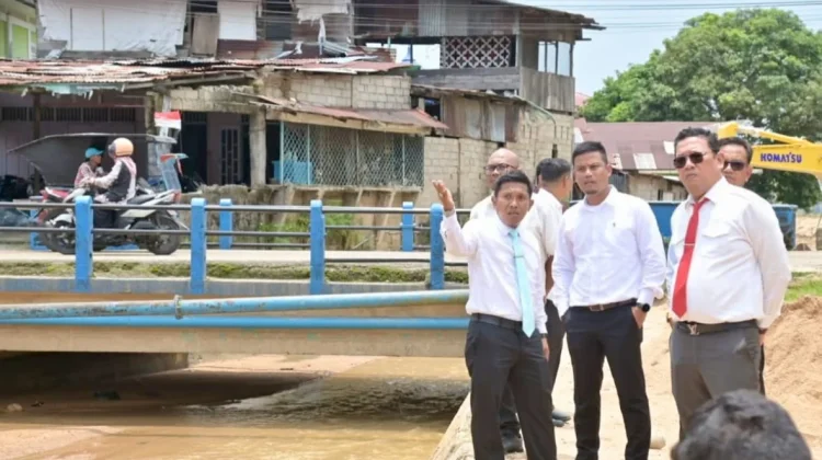 Gerak Cepat, Wali Kota Bersama Wakil Wali Kota Sibolga Tinjau Normalisasi Sungai