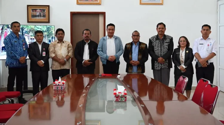 Bupati Humbahas Sambut Kunjungan Kehormatan DPPH Paroki St Fidelis Doloksanggul