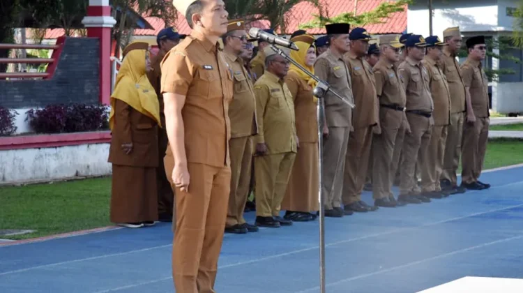 Pimpin Apel Gabungan ASN Tapteng, Kaban Kesbangpol Budi Joniar Tekankan Disiplin