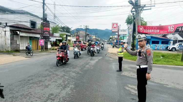 Kasat Lantas Tapteng Cek Personel dan Pastikan Arus Lalu Lintas Lancar
