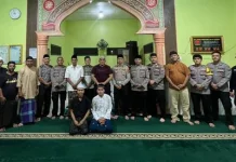 Polres Padangsidimpuan Tarawih Bersama Warga di Masjid Al Jami’