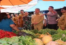 Wakil Bupati Taput Tinjau Gerakan Pangan Murah