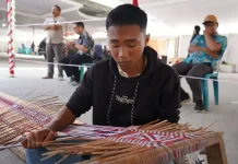 60 Pelajar Ikuti Lomba Tenun Sirat Tojuk
