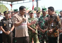 Mendagri Bersama Menteri PKP Tinjau Program BSPS di Humbang Hasundutan