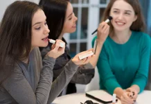 Sertifikasi Profesional Tingkatkan Kredibilitas Make Up Artist