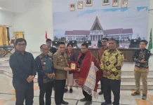 Sekretaris Daerah Kabupaten Drs. Henry MM Sitompul, M. Si menghadiri Forum Group Disc