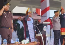 Bupati Tapteng Masinton Pimpin Upacara Peringatan Hardiknas 2026
