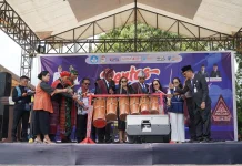 Rayakan Hardiknas, Bupati Toba Berpesan untuk Tingkatkan Mutu Pendidikan