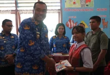 Warga Menikmati Pelayanan Melalui Program "BuKa Desa"
